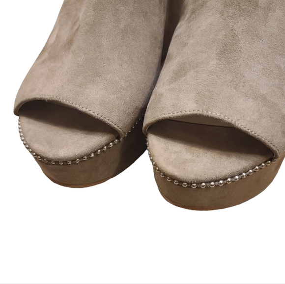 BC Footwear Women's Here We Go Now Platform Wedge Sandal, Taupe v-Suede, 8.5 - Picture 6 of 10